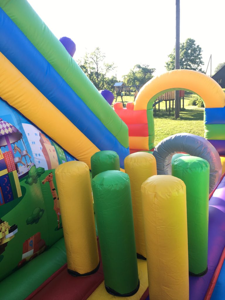 PROFESIONĀLĀ PIEPŪŠAMĀ ATRAKCIJA „LEGO”